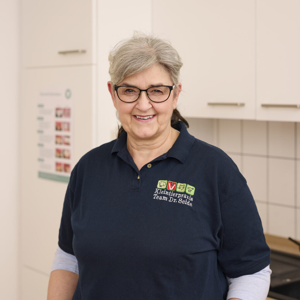 Porträt einer Tierärztin in der Tierklinik.